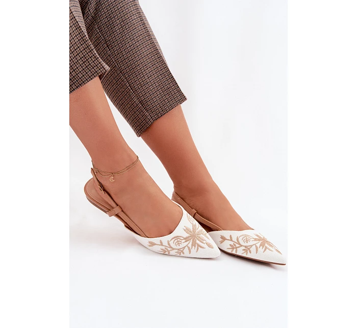 Dámské sandály s výšivkou na ploché Camel model 22039780 - Boto