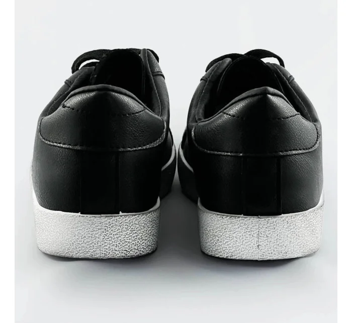 Černé dámské tenisky z různých spojených materiálů model 17267654