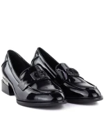 Dámské lakované polobotky s ozdobným podpatkem černé model 22015127 - VINCEZA Dámské lakované polobotky s ozdobným podpatkem černé model 22015127 - VINCEZA