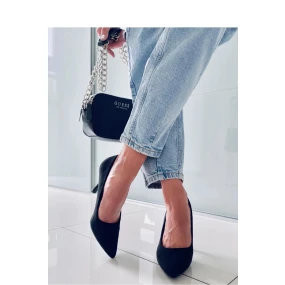 Dámske lodičky na podpätku M322P čierne - Inello Dámske lodičky na podpätku M322P čierne - Inello