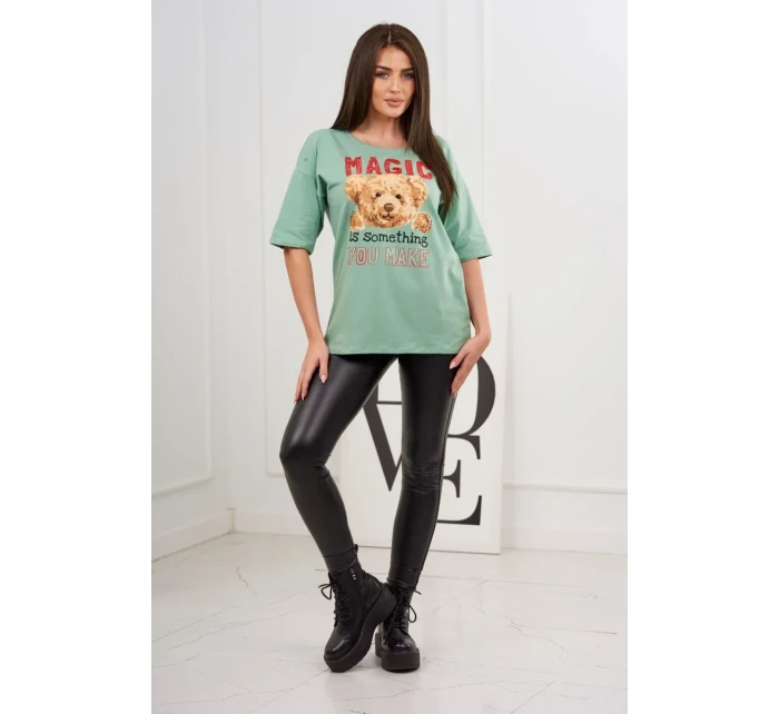 model 18746368 tmavě mátová halenka s potiskem - K-Fashion model 18746368 tmavě mátová halenka s potiskem - K-Fashion