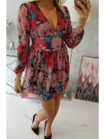 Vzdušné šaty s kvetinovým motívom čiernej