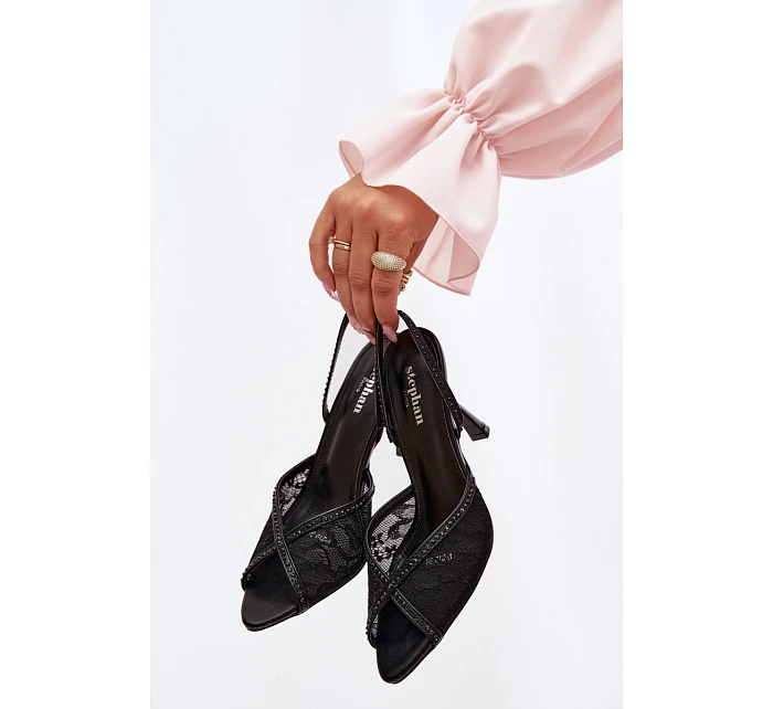 Dámské sandály na podpatku s krajkou a zdobením Černé model 22103145 - Boto