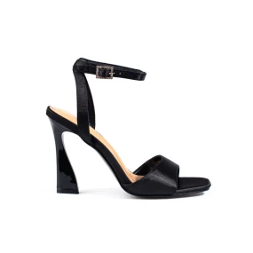 Módne čierne dámske sandále na ihličkovom podpätku Módne čierne dámske sandále na ihličkovom podpätku