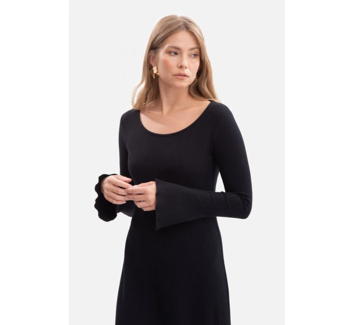 Midi šaty z úpletu černé model 21379966 - BeWear