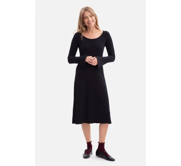 Midi šaty z úpletu černé model 21379966 - BeWear