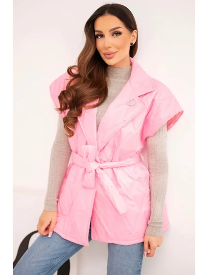 Dámská prošívaná vesta s páskem a širokým límcem světle růžová