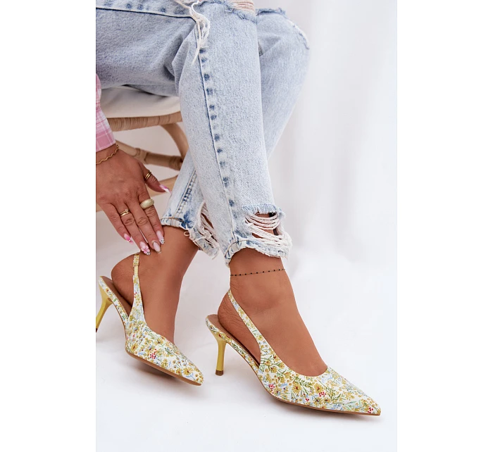 Zdobené dámské sandály na podpatku s květinovým vzorem Žluté model 22103138 - Boto