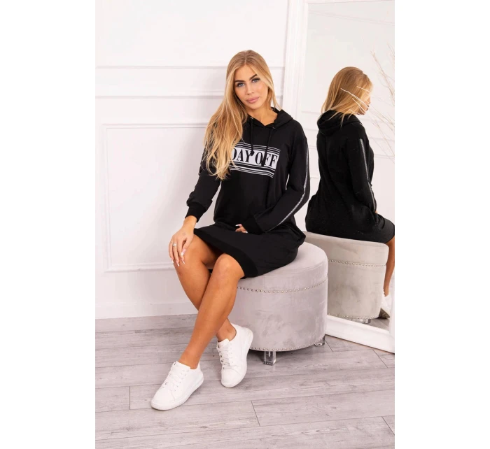 Šaty s reflexnou potlačou čierne