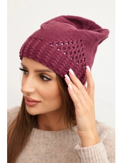 Dámska zimná vlnená čiapka s ozdobným pletením a kamienkami K449 tmavo fialová