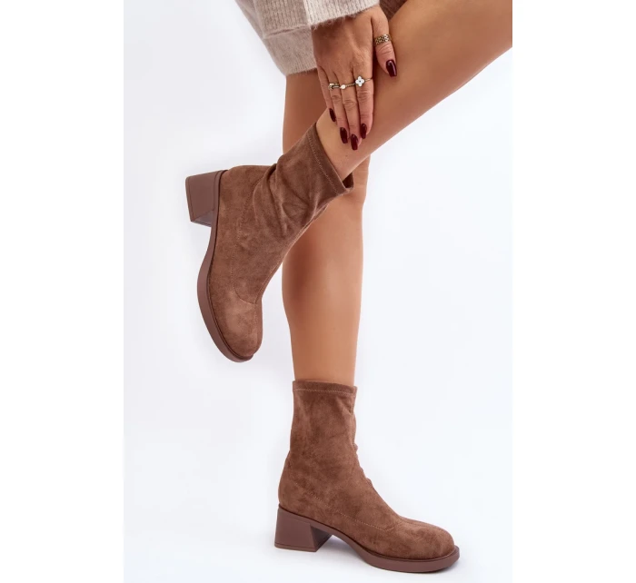 Topánky na podpätku model 189841 Krok vo veľkom štýle Topánky na podpätku model 189841 Krok vo veľkom štýle