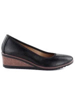 Dámske lodičky na platforme čierne Vinceza 58629