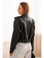 Dámská krátká bunda z eko kůže s páskem a límcem černá