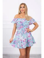 Kvetinové šaty s odhalenými ramenami v mätovej farbe