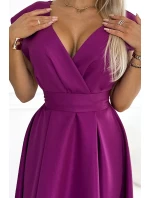 348-8 SCARLETT rozšírené šaty s obálkovým výstrihom a opaskom - FUSSION WITH BROKER 348-8 SCARLETT rozšírené šaty s obálkovým výstrihom a opaskom - FUSSION WITH BROKER