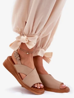 Dámske sandále na klinoch z ekokože - béžové Quilara