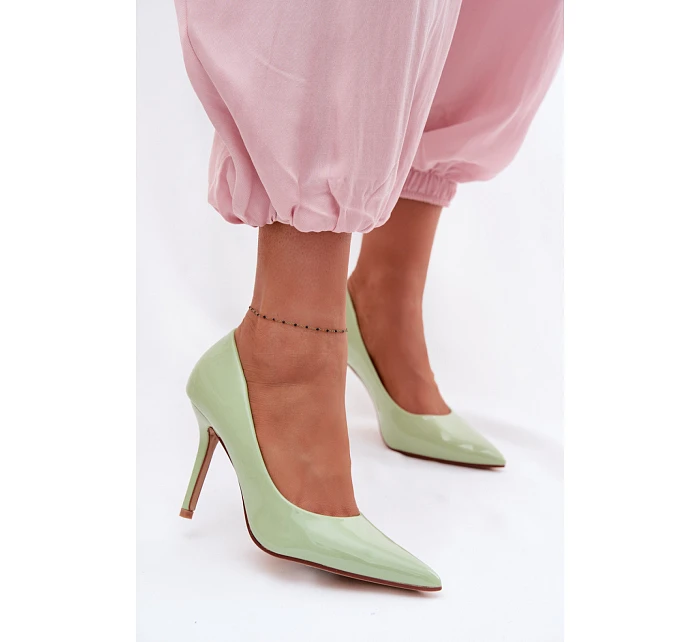 Lodičky s ihlovým podpätkom model 226546 Krok vo veľkom štýle Lodičky s ihlovým podpätkom model 226546 Krok vo veľkom štýle