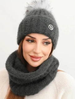 Dámská čepice s kapucí a pleteným vzorem bílá