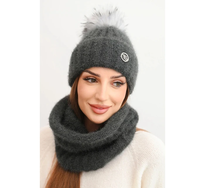 Dámska zimná súprava s bambulou a ohrievačom krku graphite