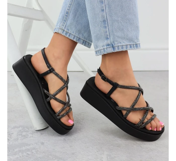 Dámske romantické sandále na platforme so zirkónmi čierne Filippo DS6898