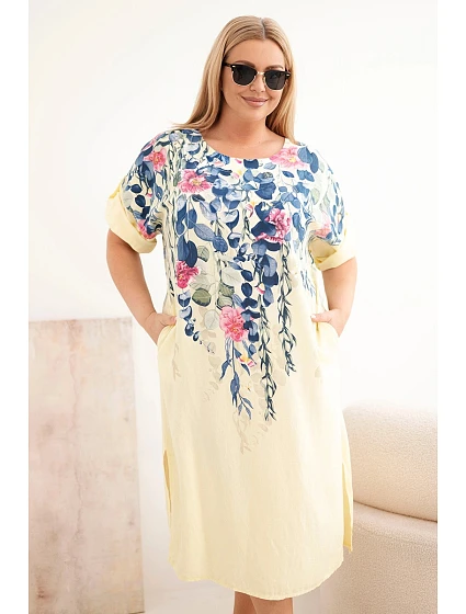 Dámské viskózové šaty Plus Size s krátkým rukávem a rozparky na bocích žlutá