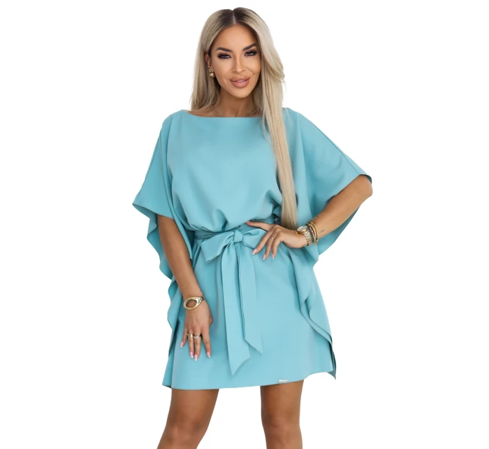 model 22015591 SOFIA Motýlí šaty se zavazováním v pase pastelově tyrkysové - numoco