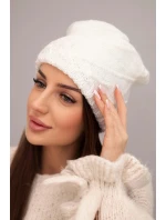 Dámská zimní čepice s ozdobným pletením a střihem bílá model 21878049 - K-Fashion