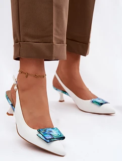 Kožené dámské lodičky na podpatku s ozdobou model 22100350 Bílé - D&A