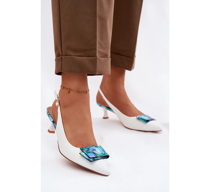 Kožené dámské lodičky na podpatku s ozdobou D&A LZ61-2006 Bílé