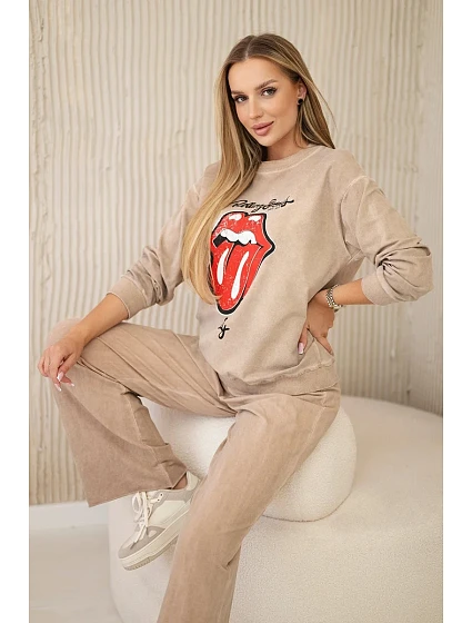 Bavlněná souprava model 20330049 potiskem teplákové + kalhoty velbloud - K-Fashion Bavlněná souprava model 20330049 potiskem teplákové + kalhoty velbloud - K-Fashion