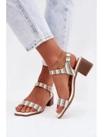 Dámské sandály na bílé model 21961051 - Boto