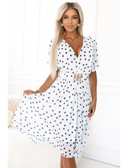 Smyslné černé šaty s obálkovým výstřihem a ozdobným páskem bílé model 21293246 - numoco basic Smyslné černé šaty s obálkovým výstřihem a ozdobným páskem bílé model 21293246 - numoco basic