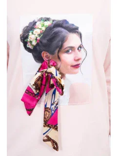 Blúzka s grafickou a farebnou 3D mašľou púdrovo ružová