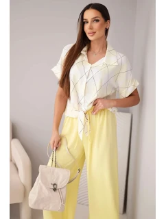 Dámska viskózna košeľa s kravatou a nohavice s gumou žltá