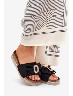 Klapki Damskie Na Platformie Z Kokardką I Ozdobną Broszką Czarne Lenela Klapki Damskie Na Platformie Z Kokardką I Ozdobną Broszką Czarne Lenela