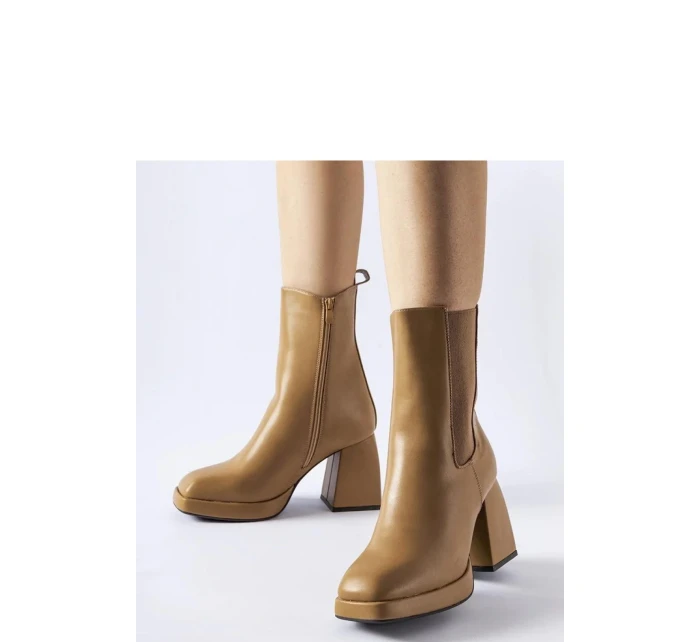 Topánky na podpätku model 204732 Solea