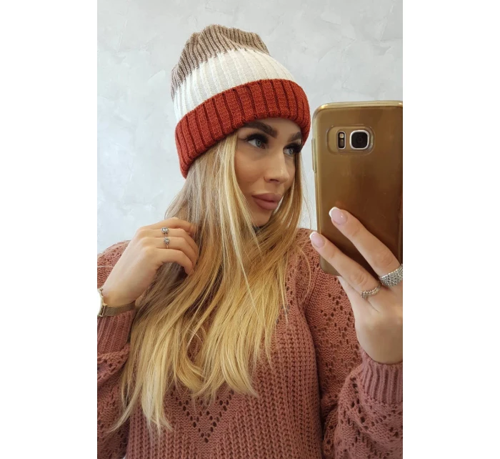 Fleecová čiapka Bojana K265 červená+ecru+beige Fleecová čiapka Bojana K265 červená+ecru+beige