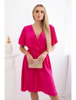 Šaty s model 21097691 výstřihem fuchsie - K-Fashion