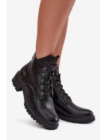 Zateplené dámské kotníkové boty na klínku model 21707673 Černé - VINCEZA Zateplené dámské kotníkové boty na klínku model 21707673 Černé - VINCEZA