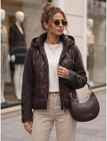 Kurtka damska pikowana z odpinanym kapturem brązowa model 22347621 - FashionStreet Kurtka damska pikowana z odpinanym kapturem brązowa model 22347621 - FashionStreet