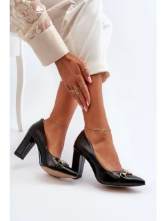 Černé kožené lodičky na podpatku se srdcem model 21652574 - Zazoo