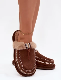 Dámské pantofle s kožešinou a výšivkou Hnědé model 21786862 - Boto