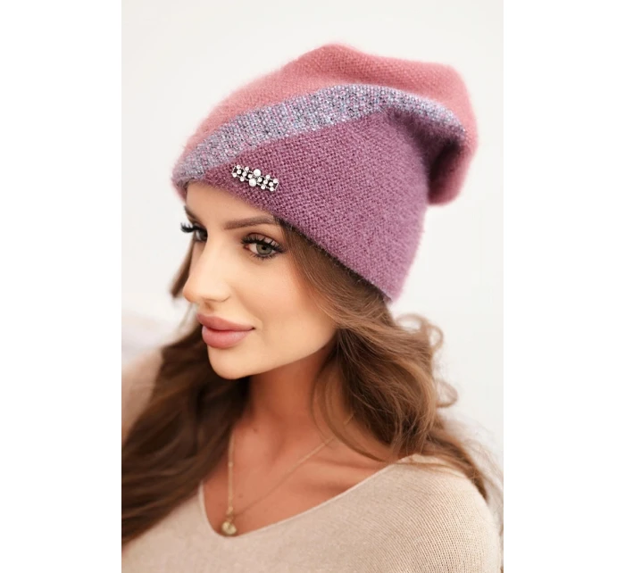 Dámska čiapka z modalu a viskózy s ozdobným gombíkom v ecru farbe Dámska čiapka z modalu a viskózy s ozdobným gombíkom v ecru farbe