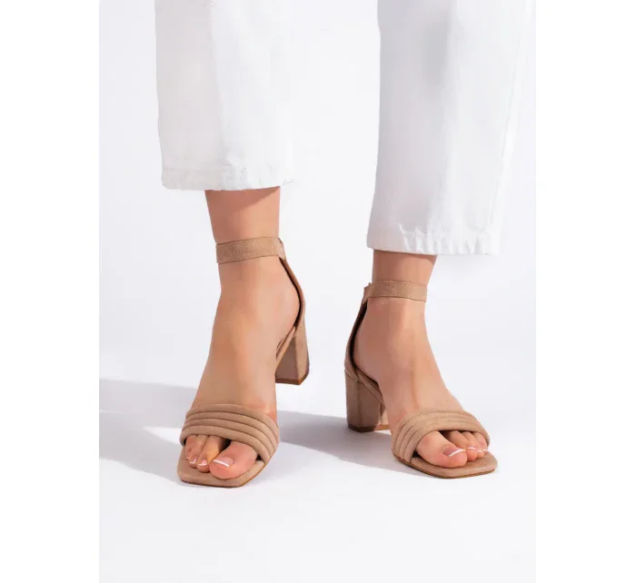 Moderné hnedé sandále pre ženy na širokom podpätku