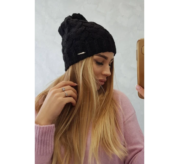 Fleecová čepice černá model 18751561 - K-Fashion Fleecová čepice černá model 18751561 - K-Fashion