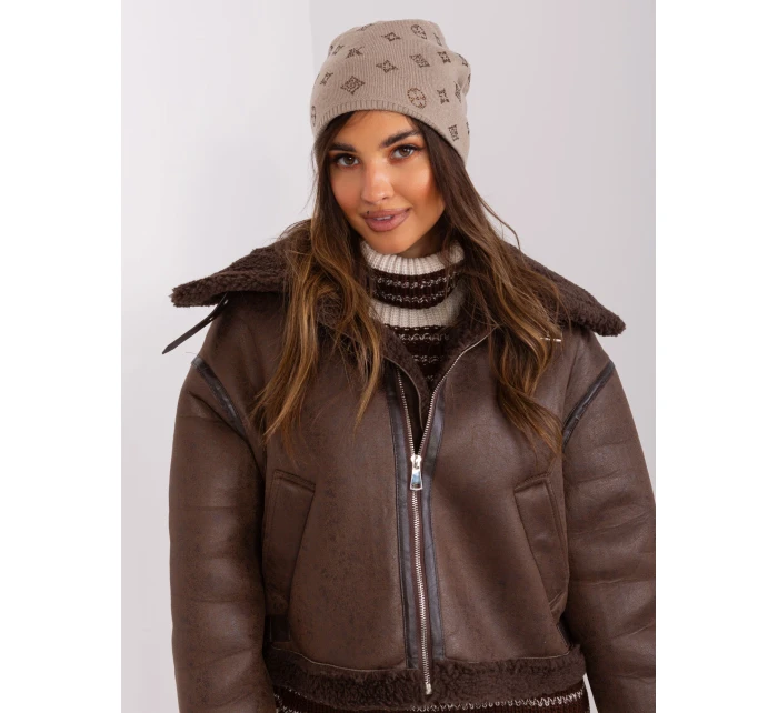 Czapka AT CZ model 19001774 ciemny bezowy - FPrice Czapka AT CZ model 19001774 ciemny bezowy - FPrice