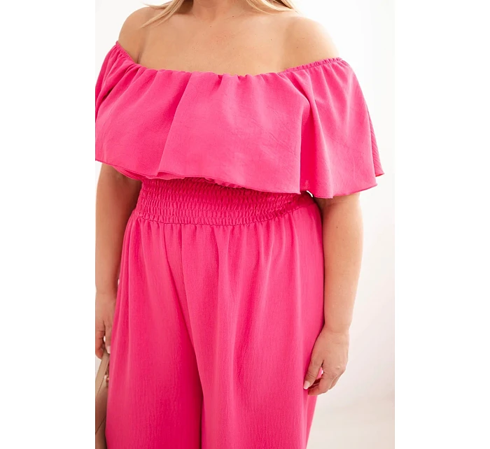 Dámský overal plus size s odhalenými model 22092408 volánem a širokými nohavicemi růžový - K-Fashion Dámský overal plus size s odhalenými model 22092408 volánem a širokými nohavicemi růžový - K-Fashion