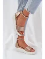 Lekkie Sandały Na Platformie I Delikatnym Koturnie Złote Gillifia Lekkie Sandały Na Platformie I Delikatnym Koturnie Złote Gillifia