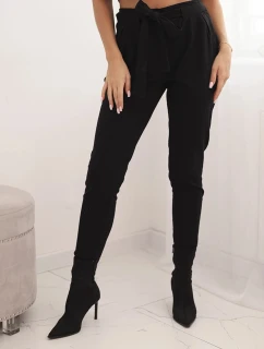 Dámske bavlnené nohavice so zaväzovaním v páse a zúženými nohavicami čierne