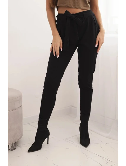 Dámske bavlnené nohavice so zaväzovaním v páse a zúženými nohavicami čierne Dámske bavlnené nohavice so zaväzovaním v páse a zúženými nohavicami čierne